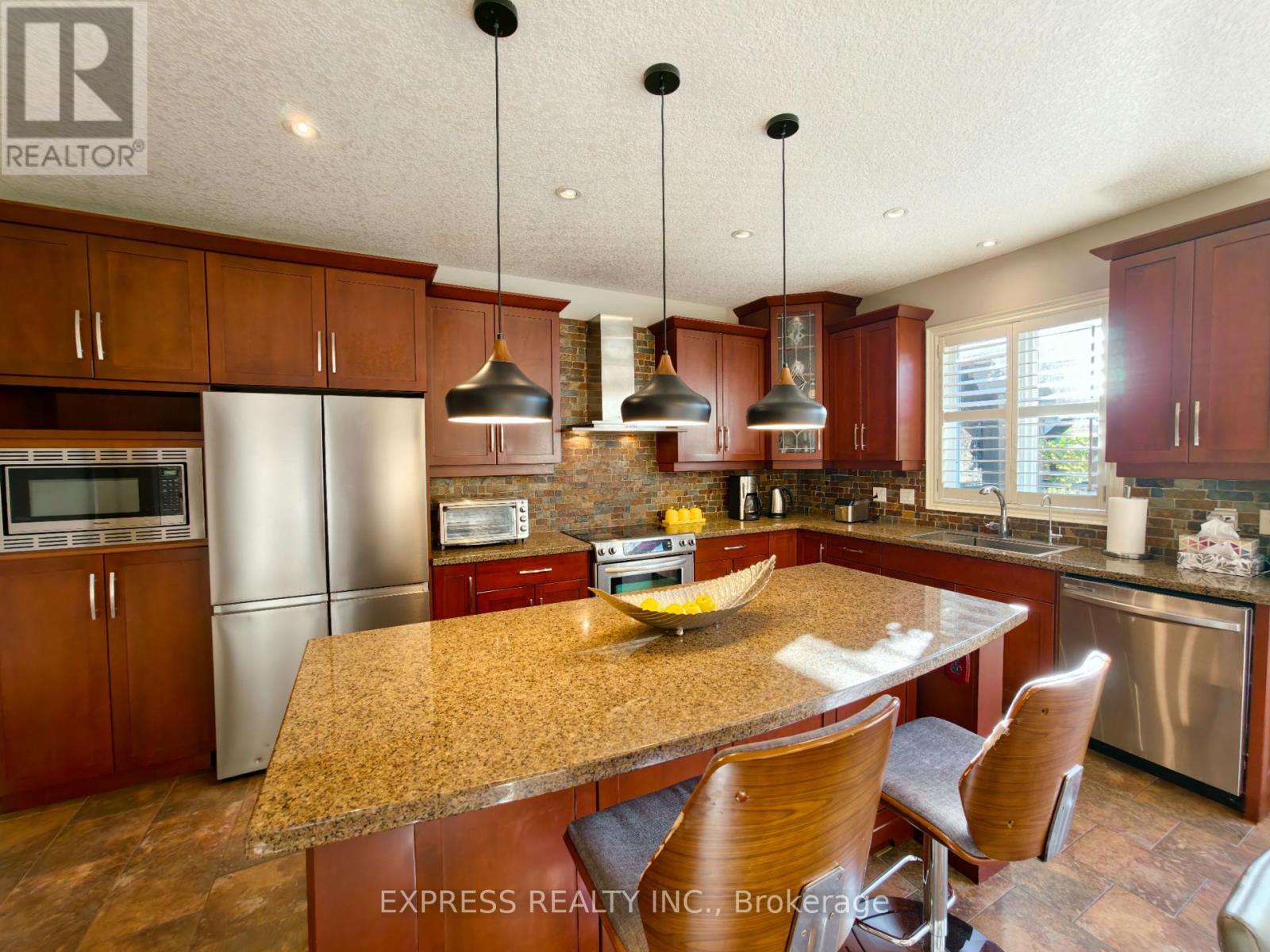 225 Terrace Wood Crescent, Kitchener, Ontario  N2P 2T3 - Photo 14 - X12461404