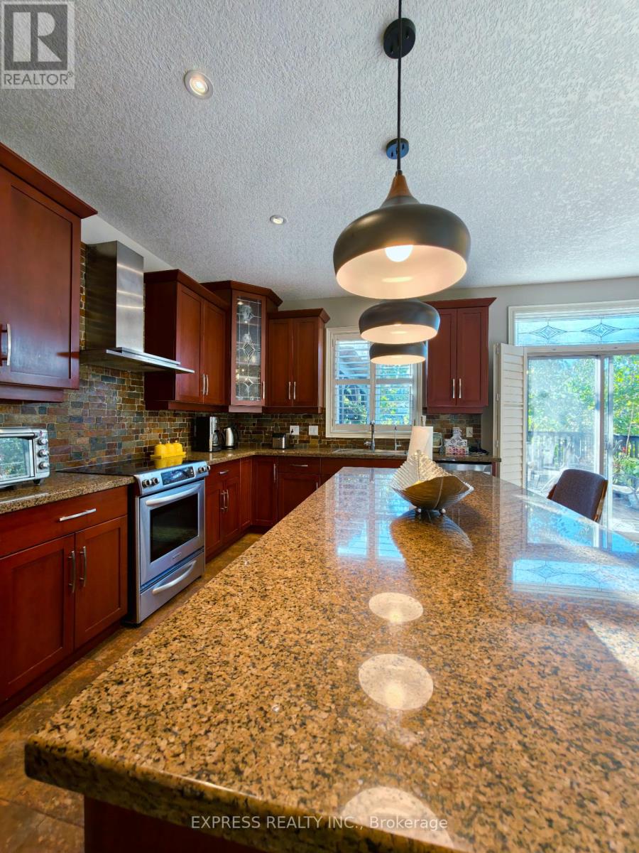 225 Terrace Wood Crescent, Kitchener, Ontario  N2P 2T3 - Photo 16 - X12461404