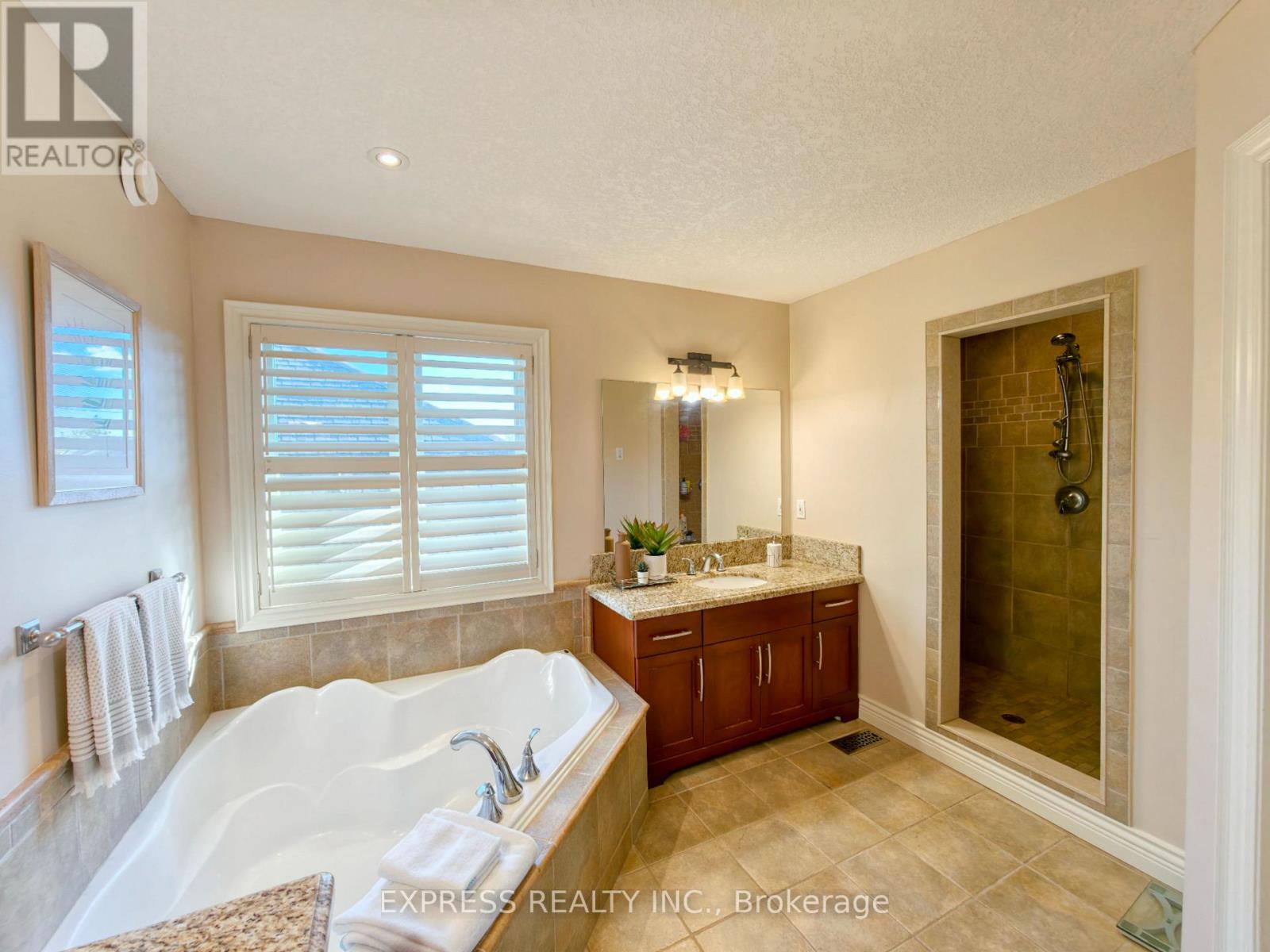 225 Terrace Wood Crescent, Kitchener, Ontario  N2P 2T3 - Photo 30 - X12461404
