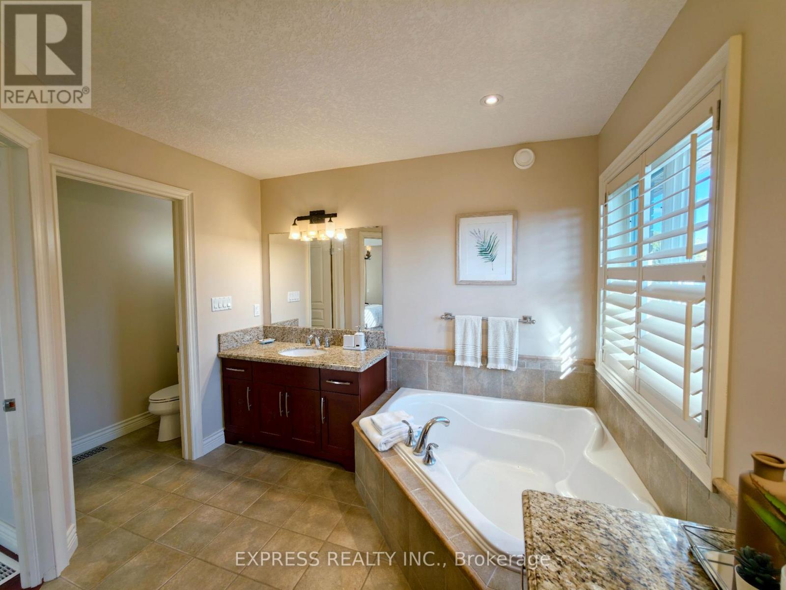 225 Terrace Wood Crescent, Kitchener, Ontario  N2P 2T3 - Photo 31 - X12461404