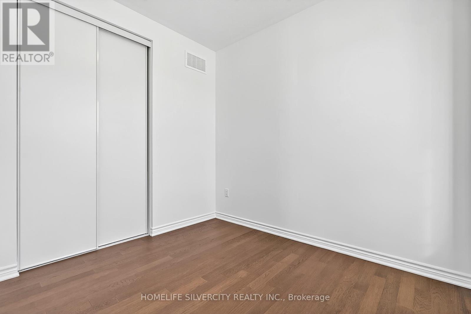 362 Millstone Street, Kitchener, Ontario  N2R 0V4 - Photo 10 - X12461407