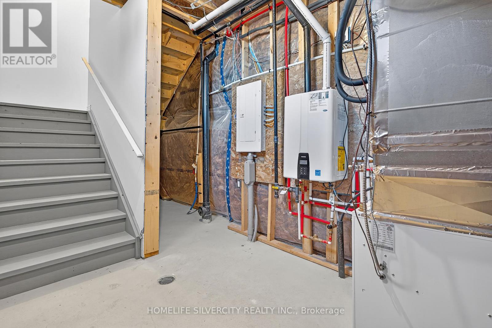 362 Millstone Street, Kitchener, Ontario  N2R 0V4 - Photo 11 - X12461407