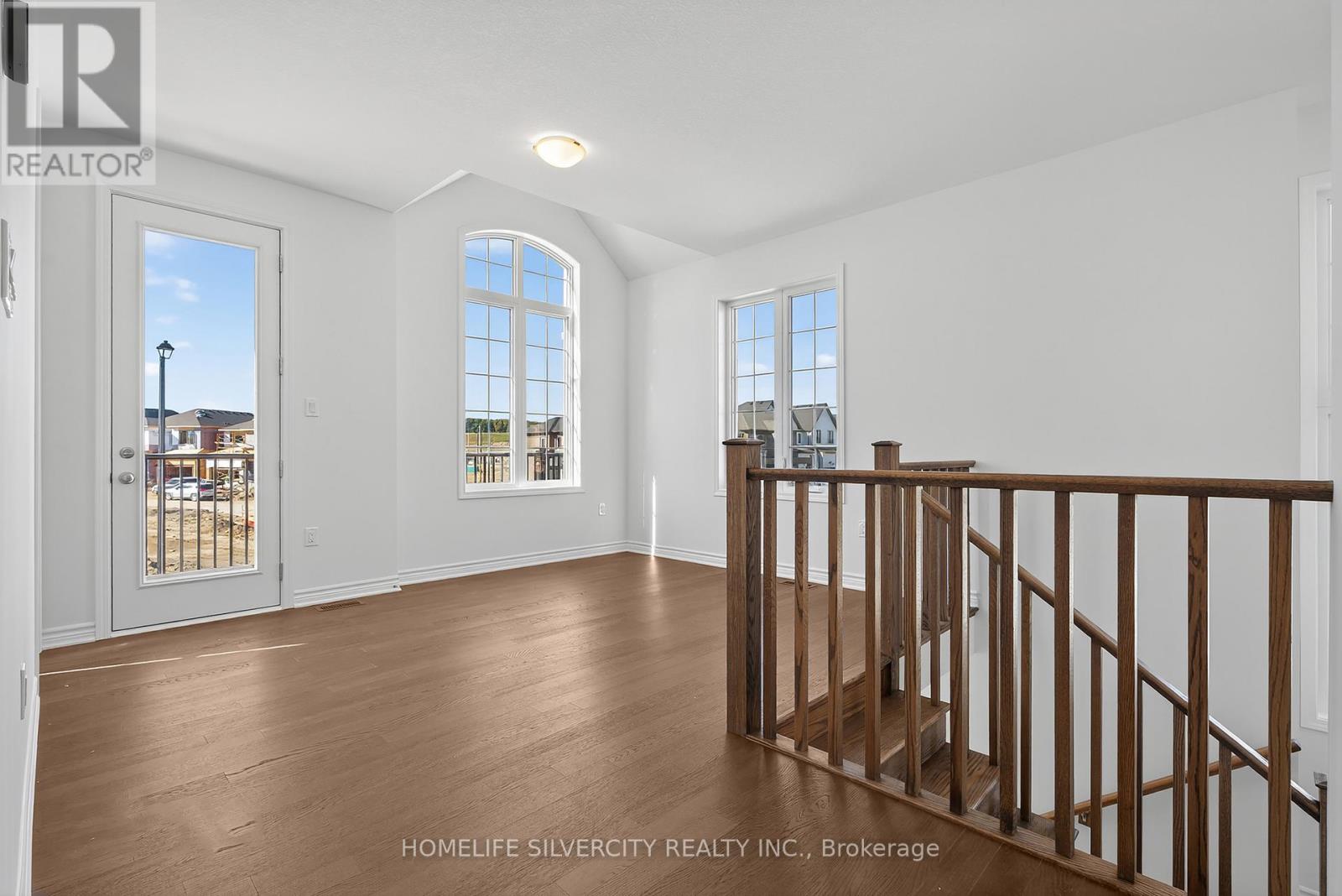 362 Millstone Street, Kitchener, Ontario  N2R 0V4 - Photo 4 - X12461407