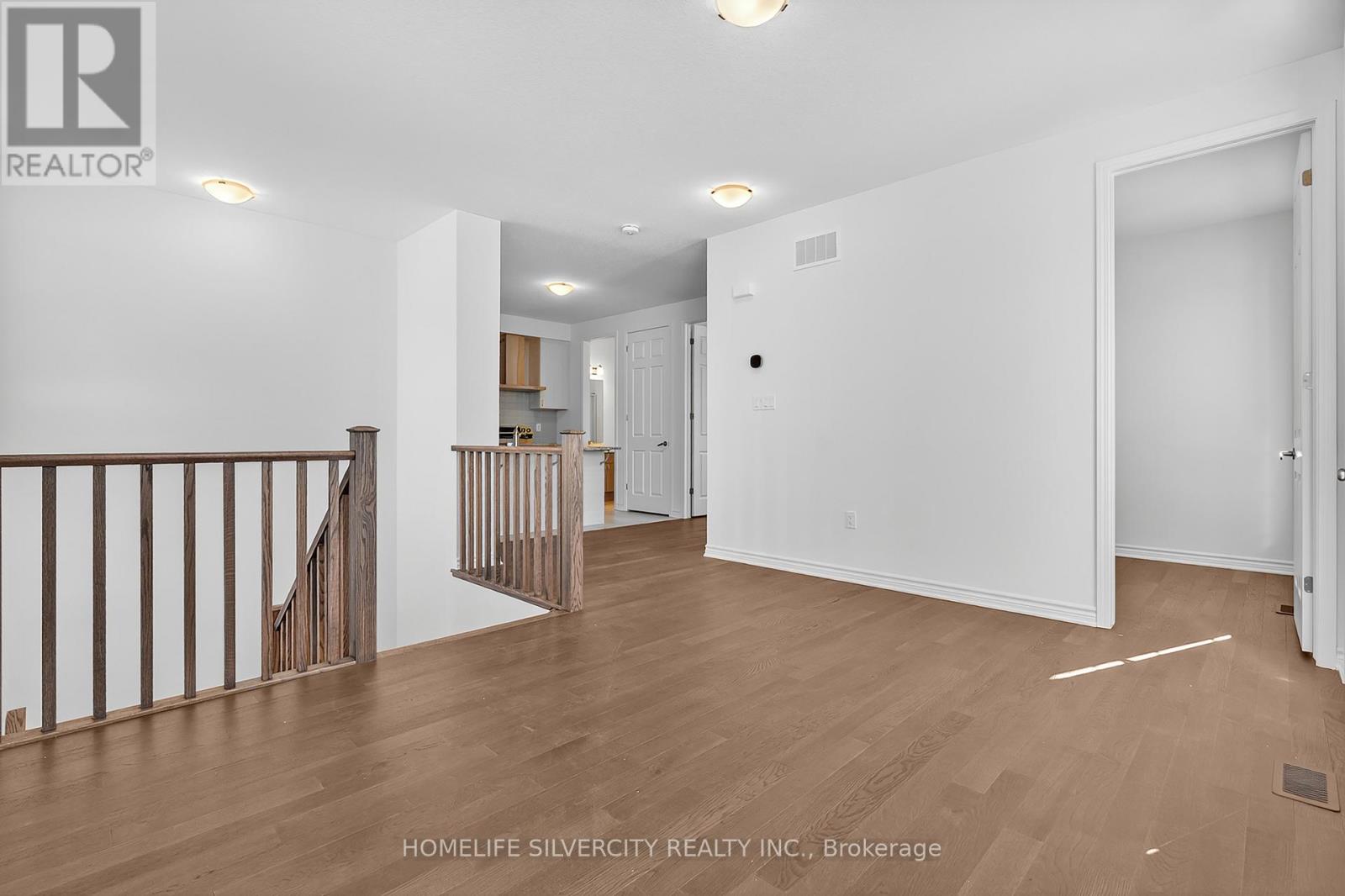 362 Millstone Street, Kitchener, Ontario  N2R 0V4 - Photo 5 - X12461407