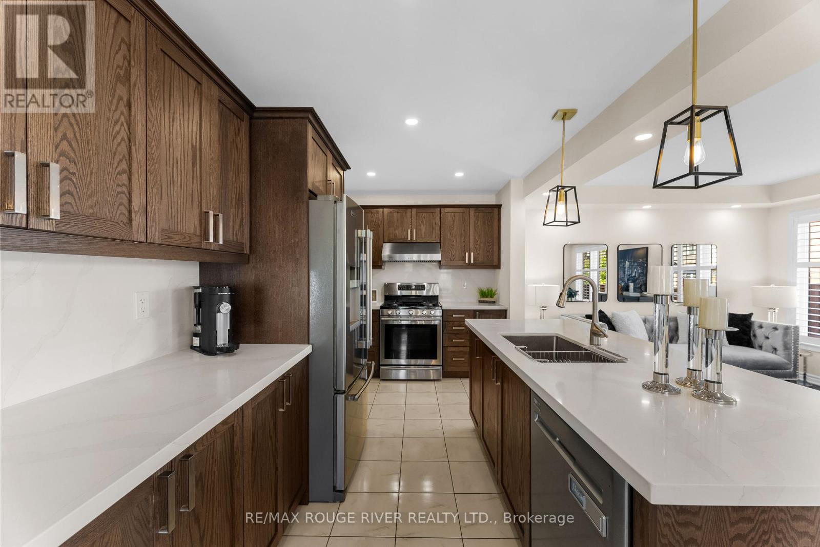326 Seabrook Drive, Kitchener, Ontario  N2R 0L8 - Photo 11 - X12461413