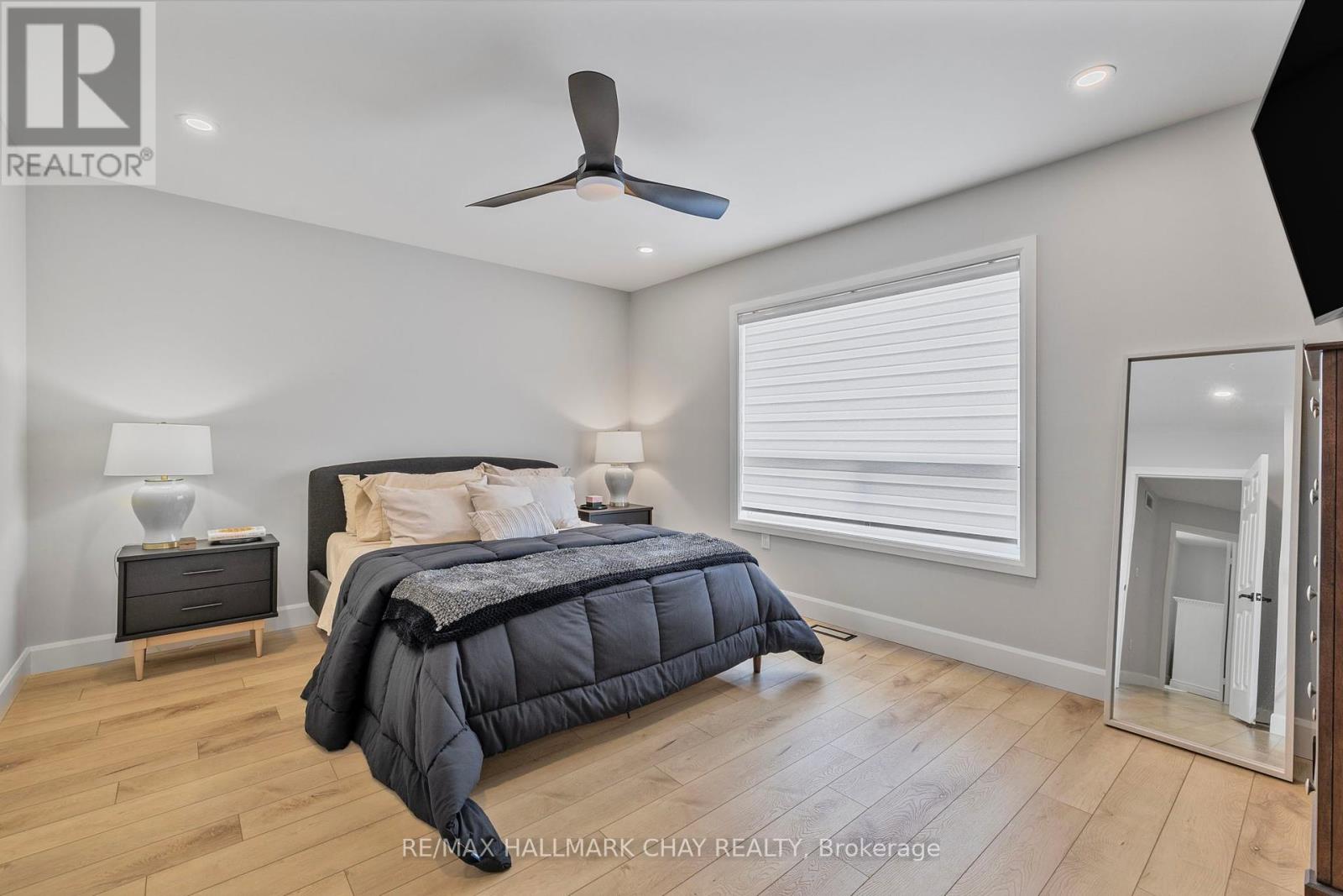23 Smith Street, Bradford West Gwillimbury, Ontario  L3Z 3E1 - Photo 11 - X12461468