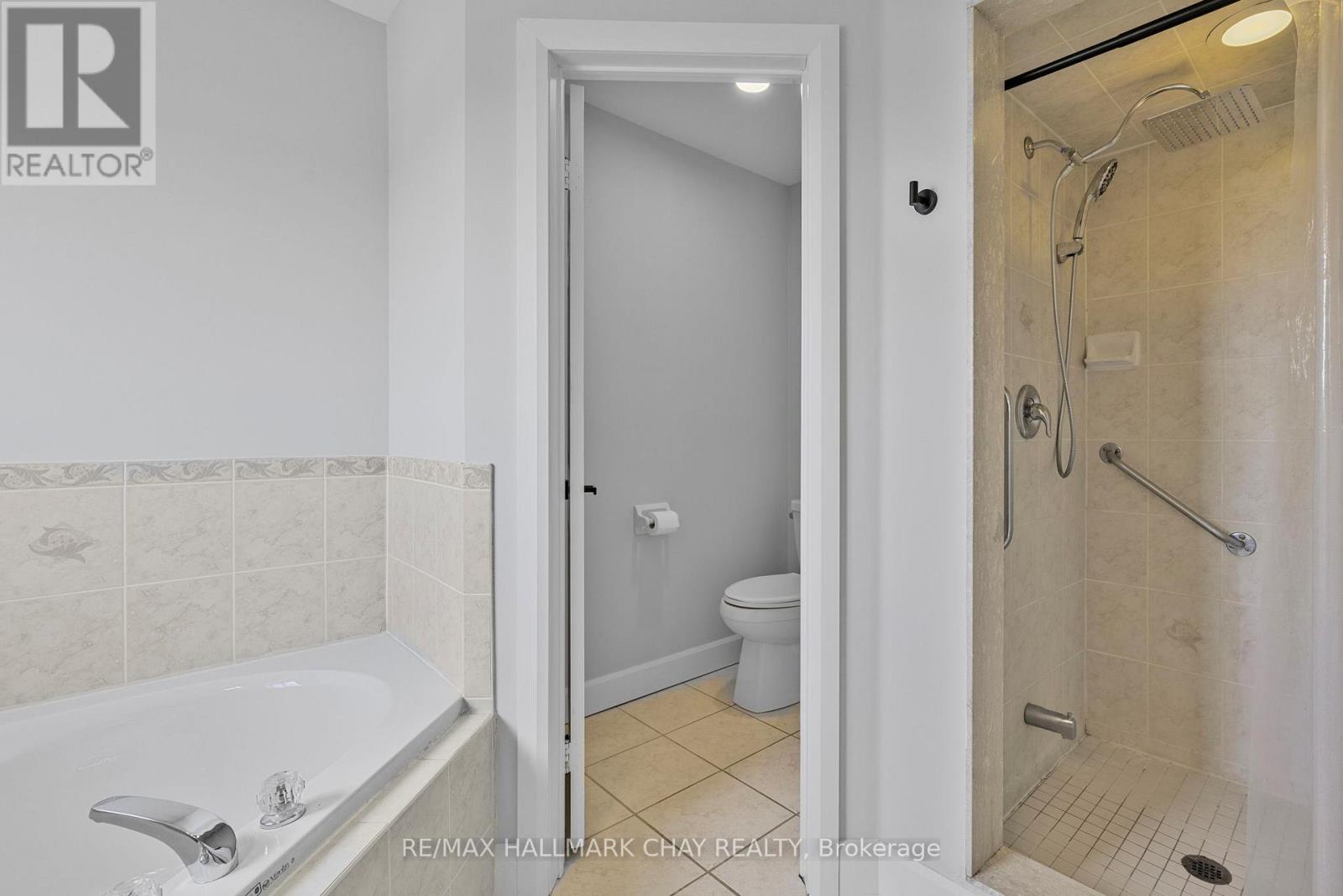 23 Smith Street, Bradford West Gwillimbury, Ontario  L3Z 3E1 - Photo 14 - X12461468