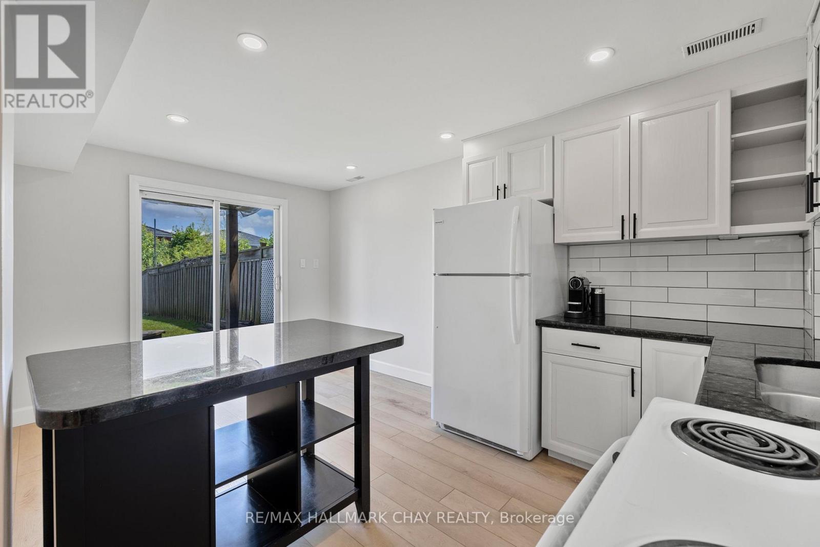 23 Smith Street, Bradford West Gwillimbury, Ontario  L3Z 3E1 - Photo 23 - X12461468
