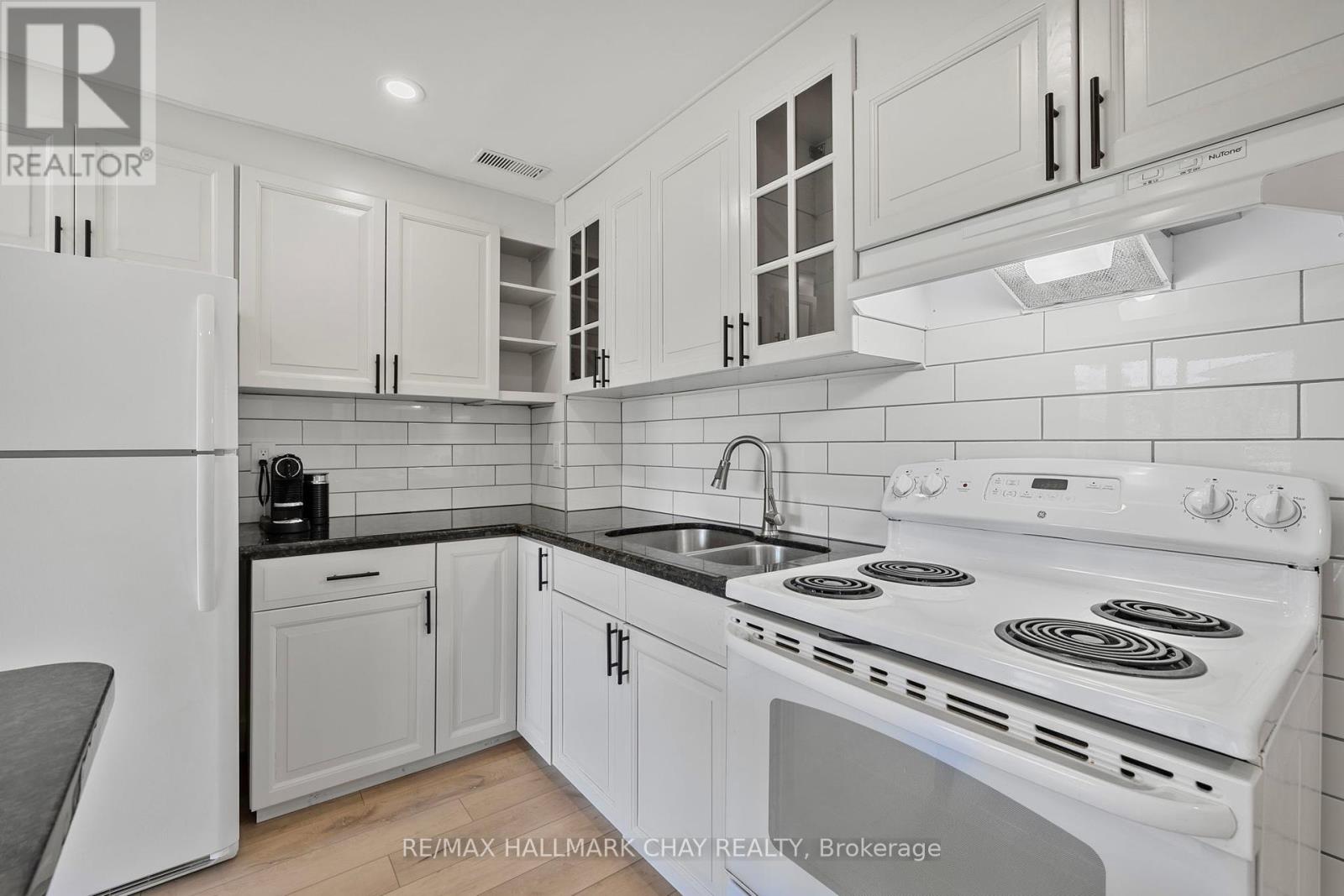23 Smith Street, Bradford West Gwillimbury, Ontario  L3Z 3E1 - Photo 24 - X12461468