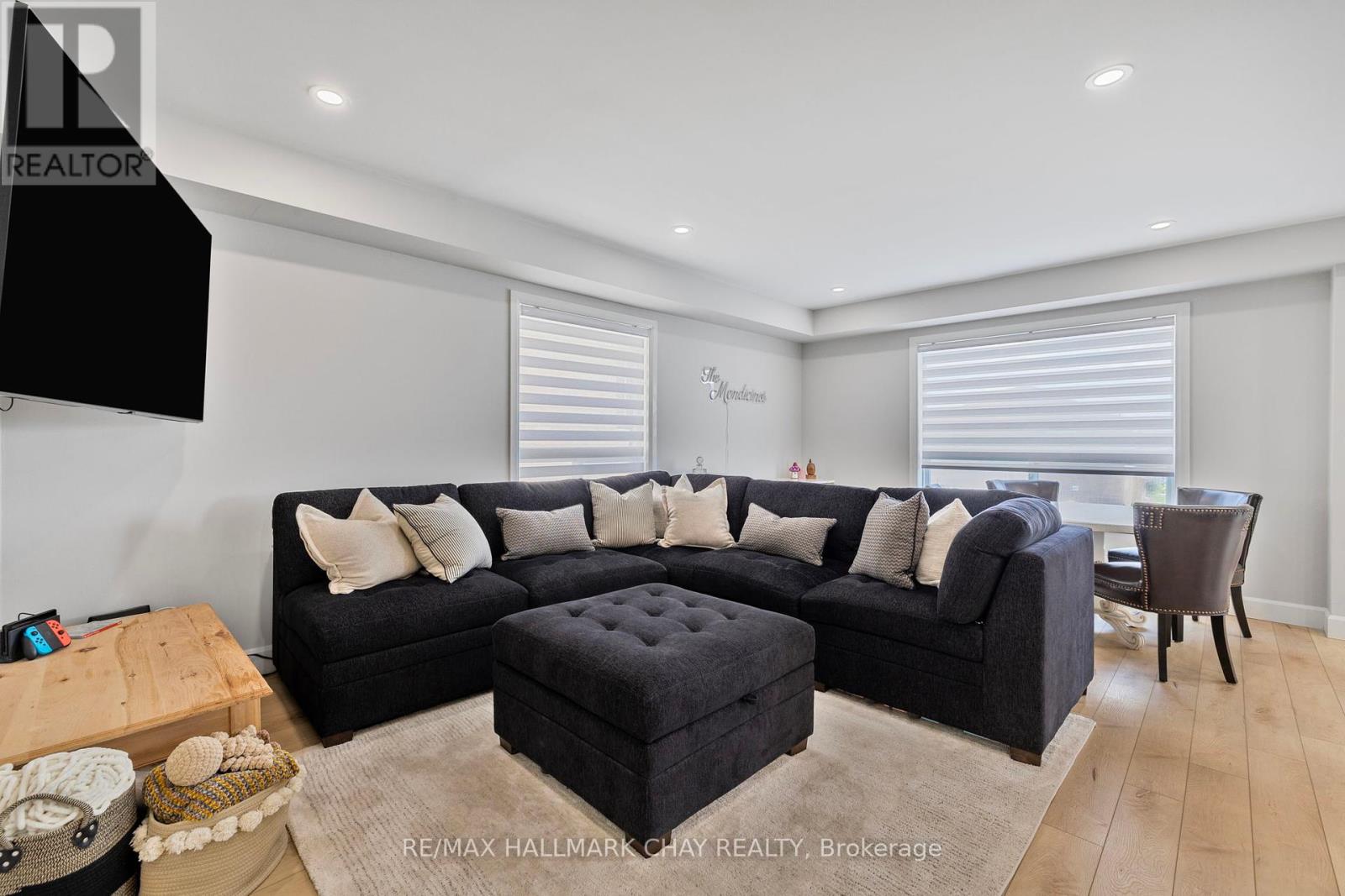 23 Smith Street, Bradford West Gwillimbury, Ontario  L3Z 3E1 - Photo 5 - X12461468
