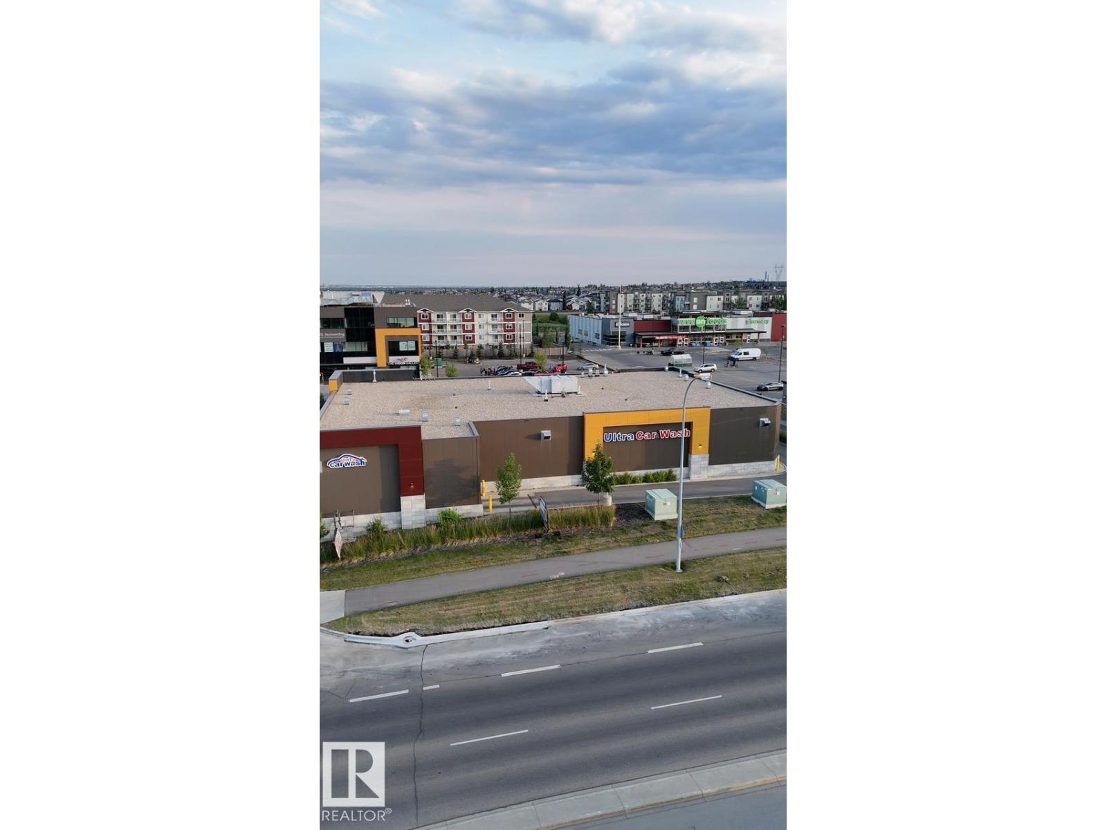 4381 167 Av Nw, Edmonton, Alberta  T5Y 3Y2 - Photo 4 - E4461997