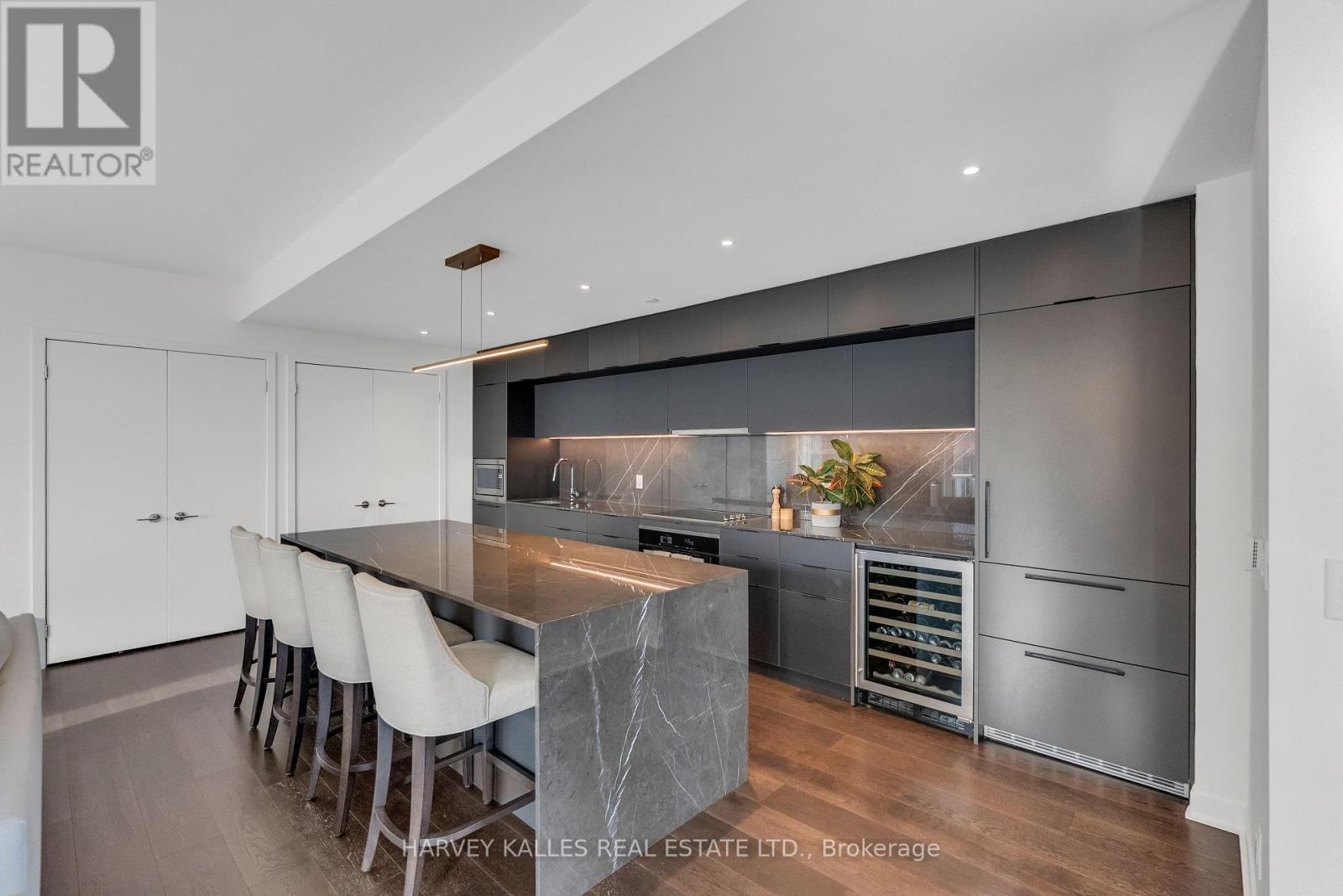 1105 - 185 Alberta Avenue, Toronto, Ontario  M6C 0A5 - Photo 15 - C12461493
