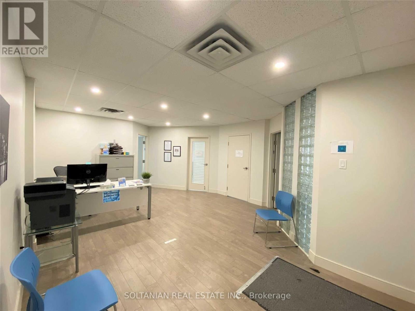 201 - 175 Willowdale Avenue, Toronto, Ontario  M2N 4Y9 - Photo 3 - C12461509