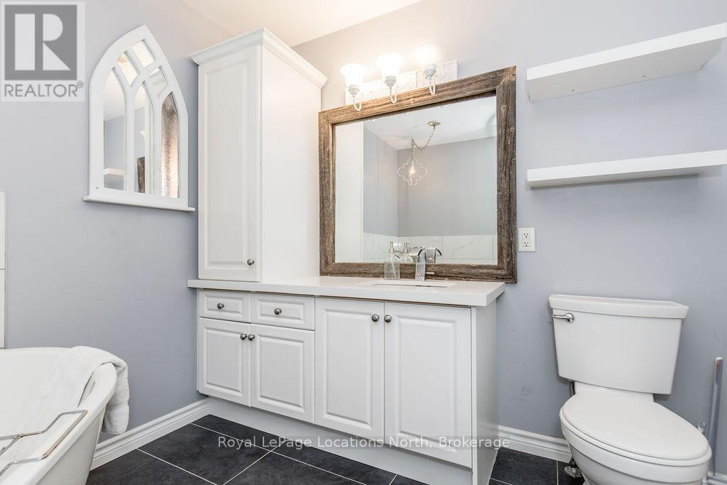 88 61st Street S, Wasaga Beach, Ontario  L9Z 2Z3 - Photo 24 - S12461505