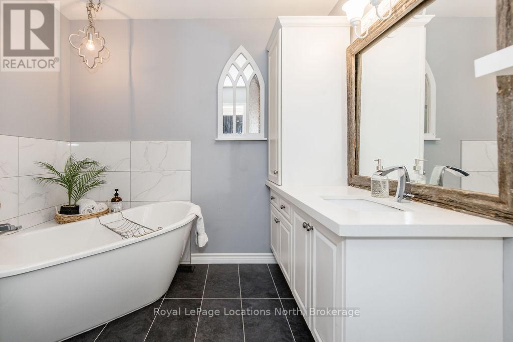 88 61st Street S, Wasaga Beach, Ontario  L9Z 2Z3 - Photo 21 - S12461505