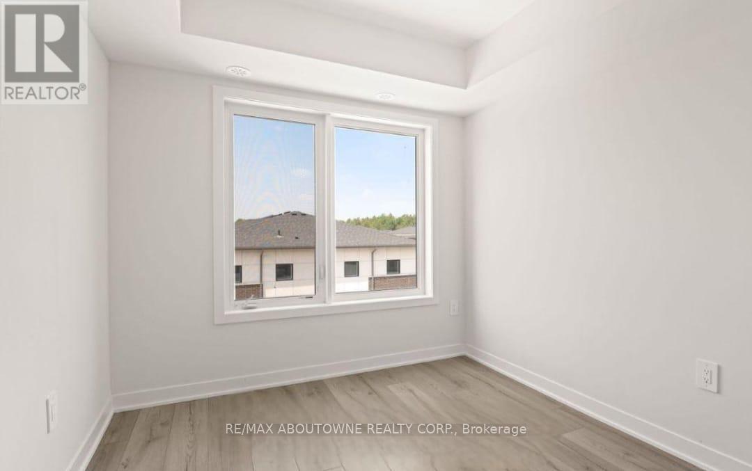 220 - 1695 Dersan Street, Pickering, Ontario  L1V 2P8 - Photo 3 - E12461487