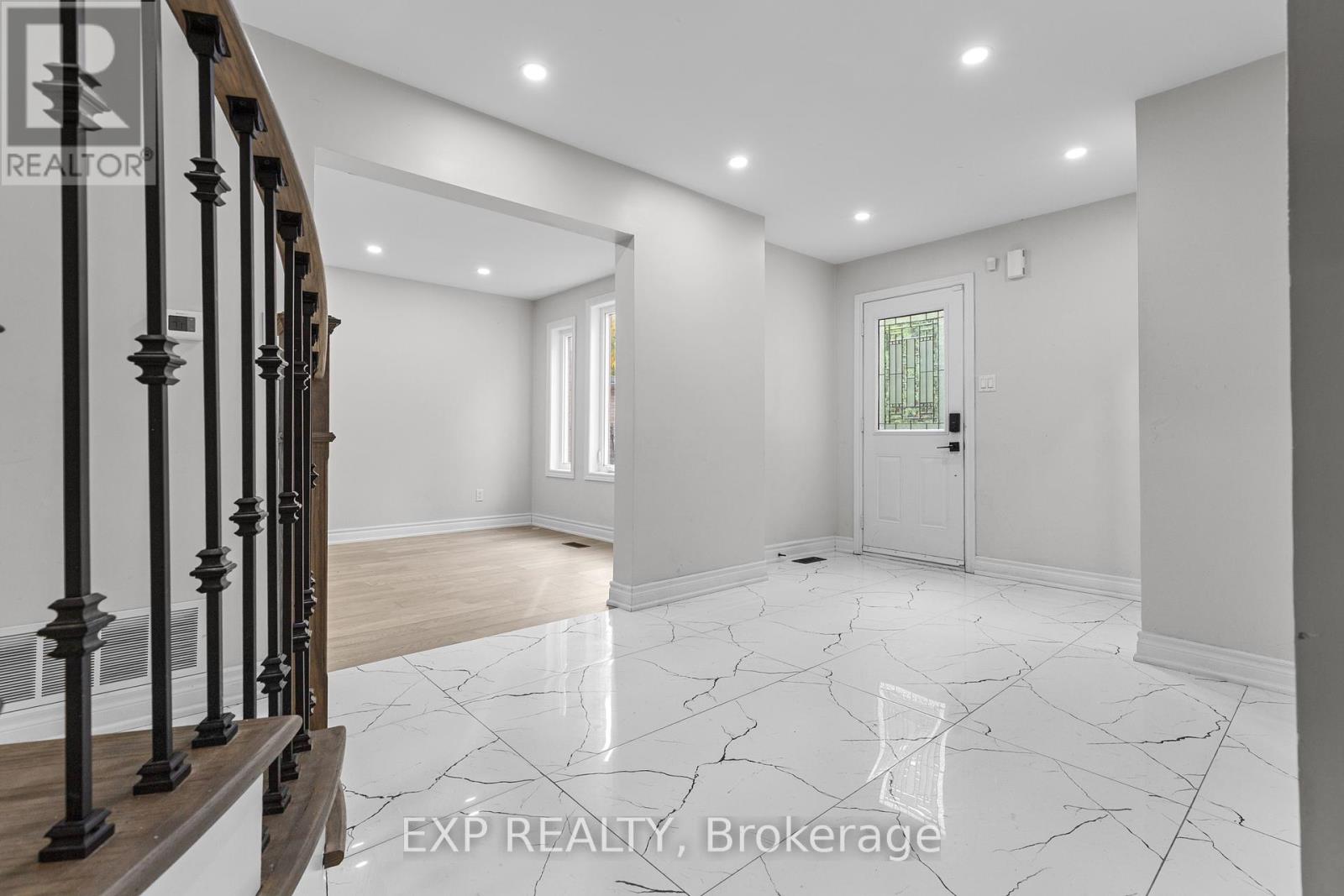 7 Macdermott Drive, Ajax, Ontario  L1T 3S7 - Photo 6 - E12461490