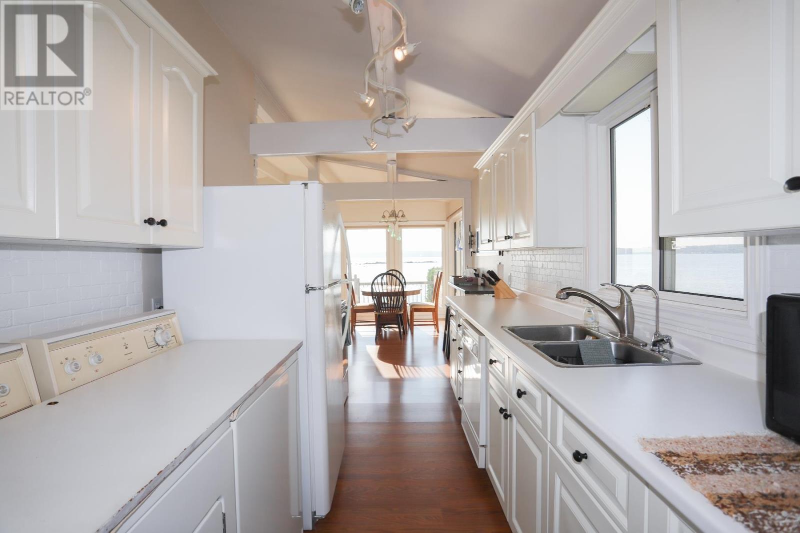 647b Lakeshore Dr, Tarbutt, Ontario  P0R 1E0 - Photo 26 - SM252715