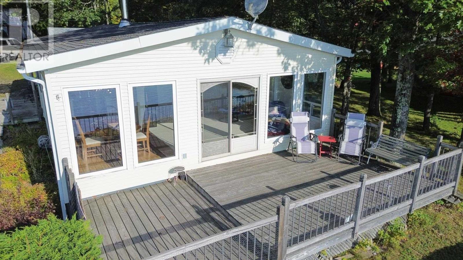 647b Lakeshore Dr, Tarbutt, Ontario  P0R 1E0 - Photo 4 - SM252715