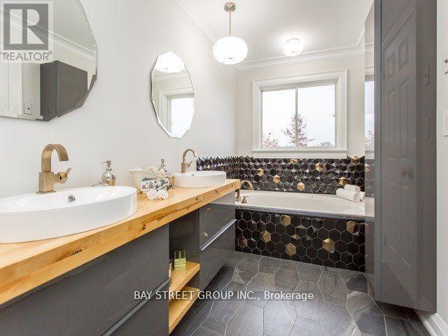 Main - 129 Rose Branch Drive, Richmond Hill, Ontario  L4S 1H6 - Photo 5 - N12461496