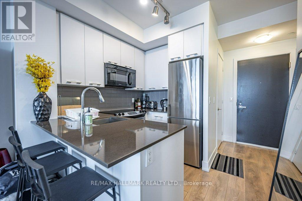 1220 - 9471 Yonge Street, Richmond Hill, Ontario  L4C 0Z5 - Photo 5 - N12461541