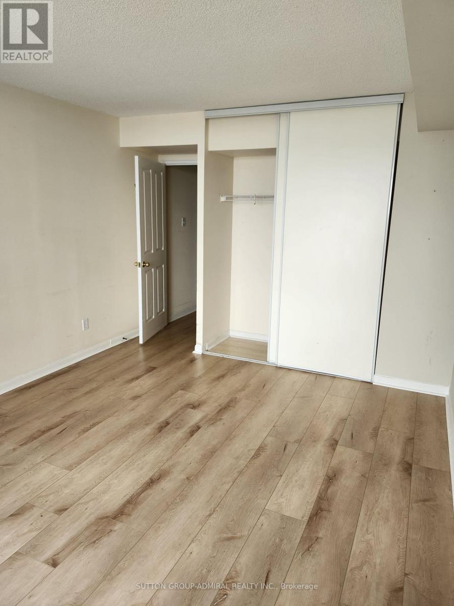 910 - 120 Promenade Circle, Vaughan, Ontario  L4J 7W9 - Photo 15 - N12461550