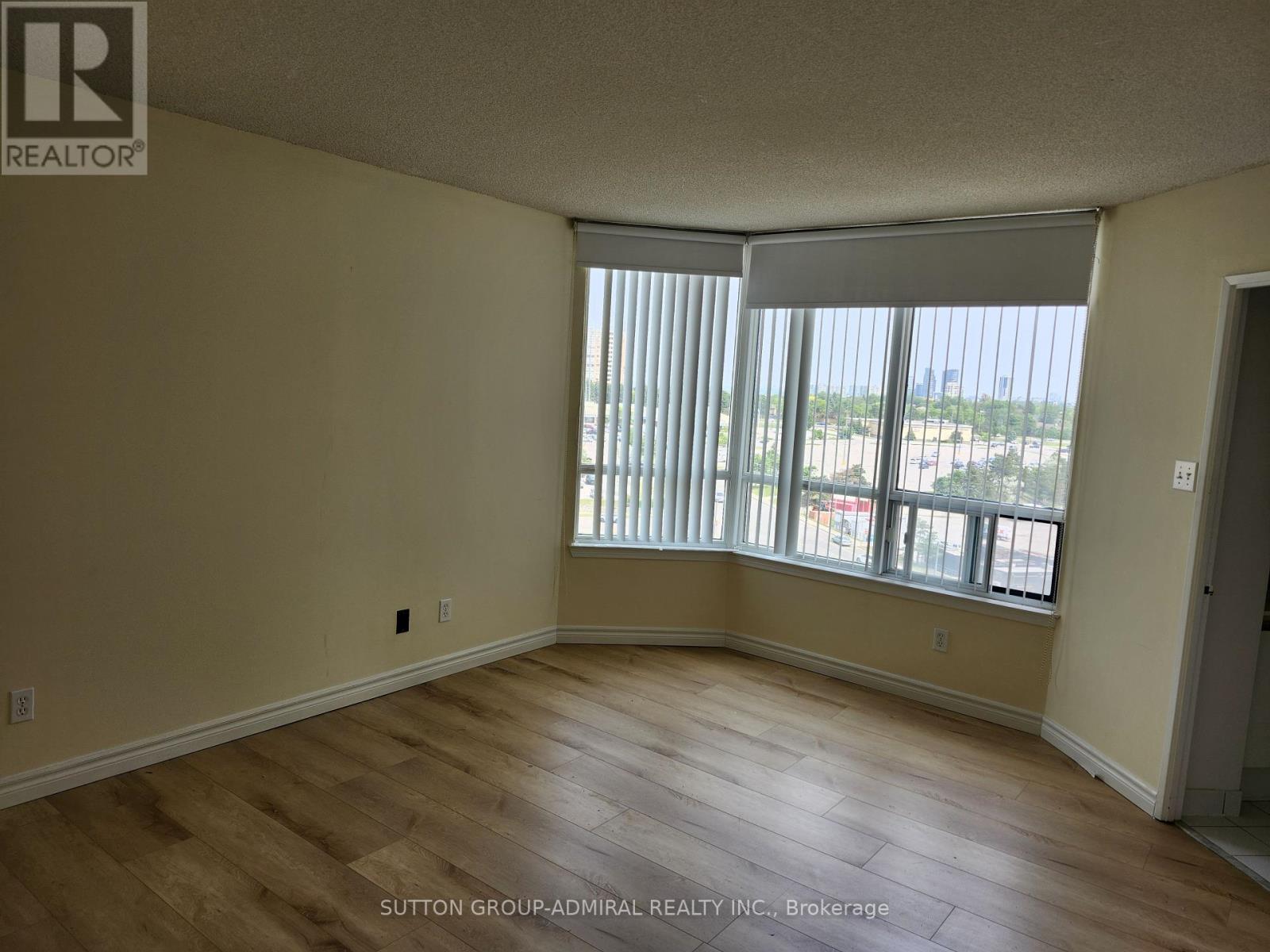 910 - 120 Promenade Circle, Vaughan, Ontario  L4J 7W9 - Photo 18 - N12461550