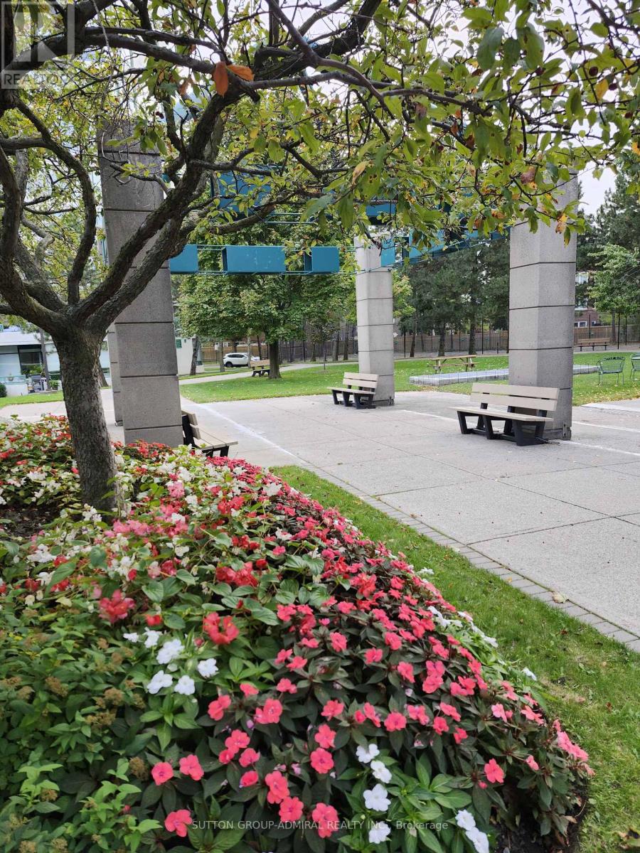 910 - 120 Promenade Circle, Vaughan, Ontario  L4J 7W9 - Photo 4 - N12461550