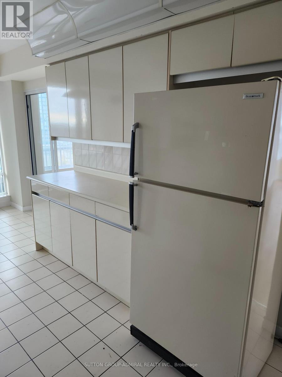 910 - 120 Promenade Circle, Vaughan, Ontario  L4J 7W9 - Photo 8 - N12461550