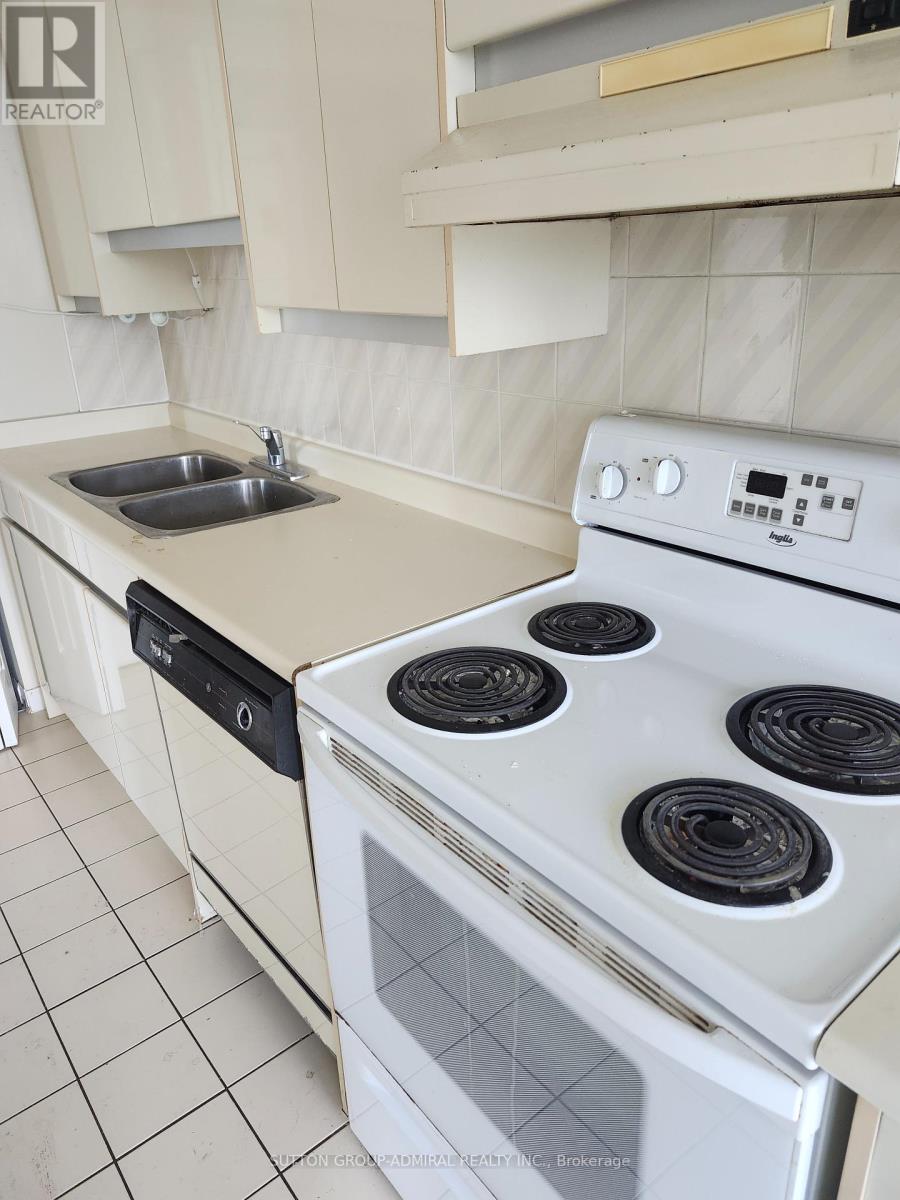 910 - 120 Promenade Circle, Vaughan, Ontario  L4J 7W9 - Photo 9 - N12461550