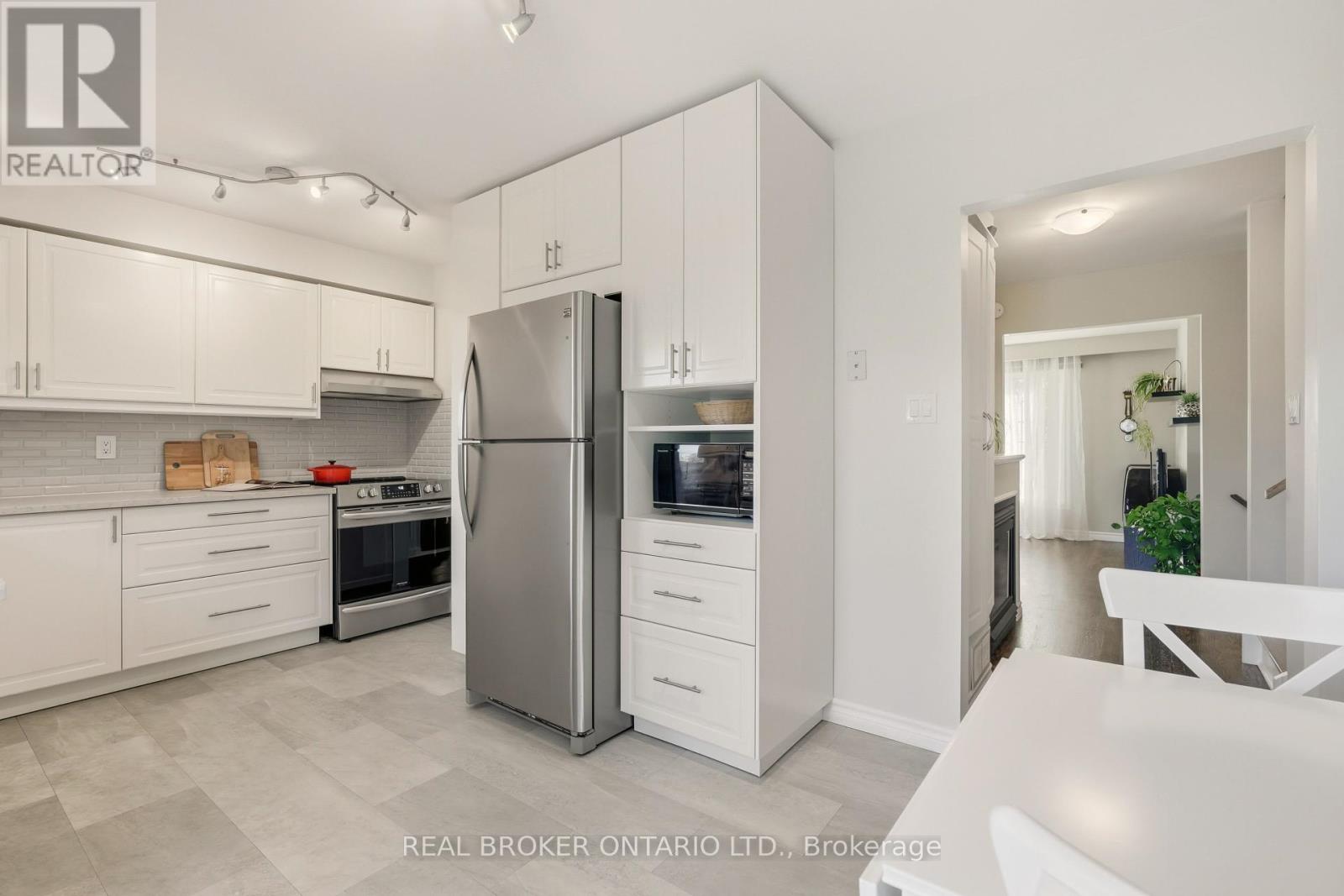 33 Porter Crescent, Barrie, Ontario  L4M 5H8 - Photo 20 - S12461533