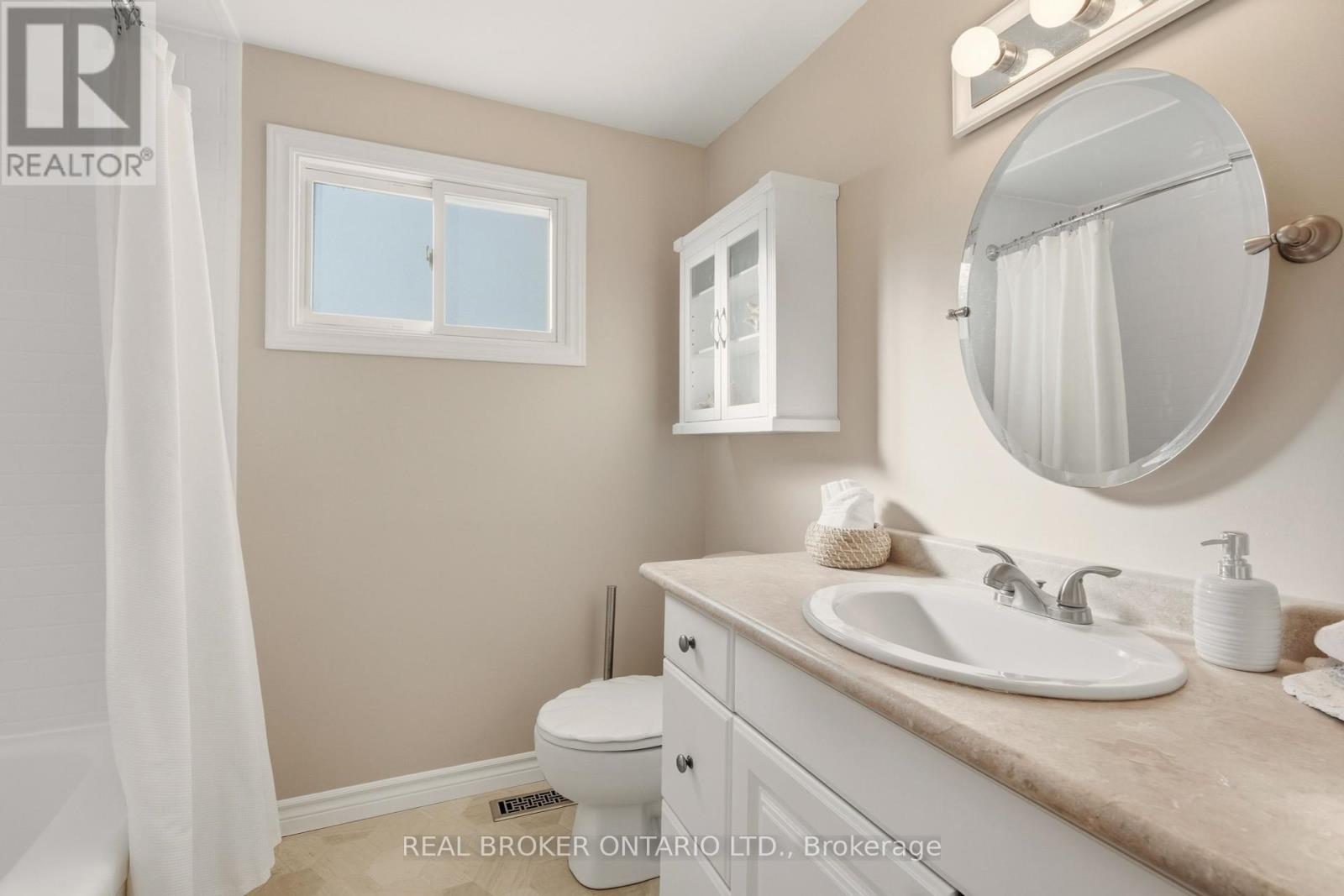 33 Porter Crescent, Barrie, Ontario  L4M 5H8 - Photo 28 - S12461533