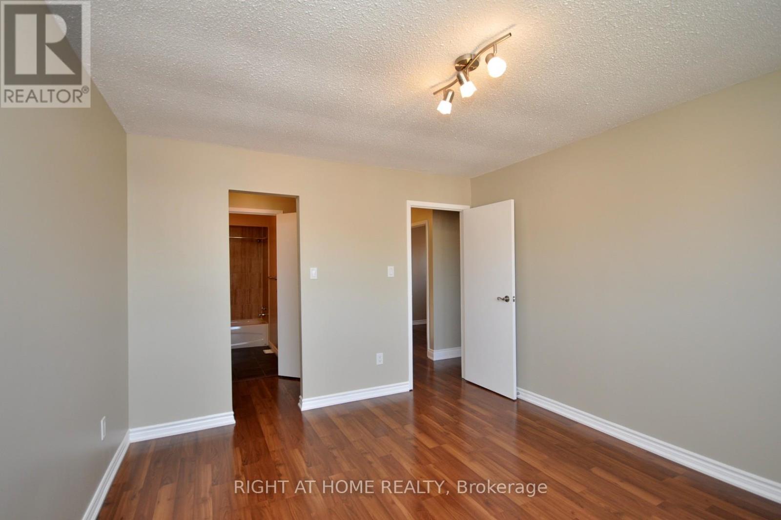 4165 Quaker Hill Drive, Mississauga, Ontario  L5C 3M2 - Photo 33 - W12329090