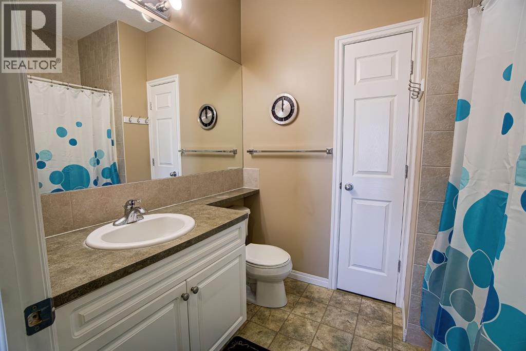 22 Skyline Mews, Claresholm, Alberta  T0L 0T0 - Photo 22 - A2264329