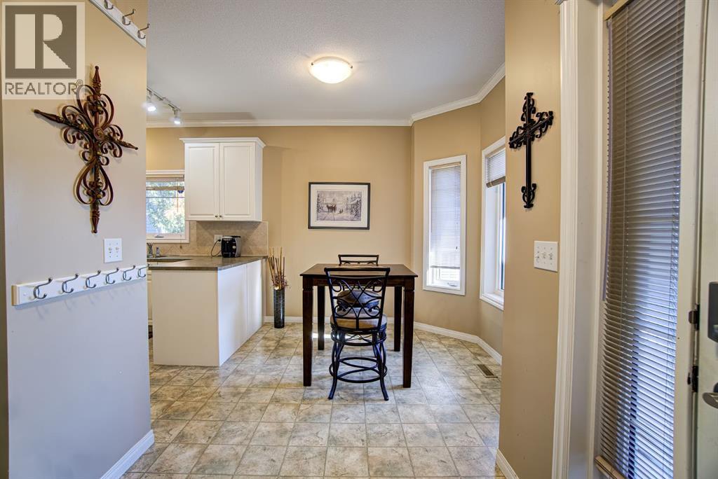 22 Skyline Mews, Claresholm, Alberta  T0L 0T0 - Photo 9 - A2264329