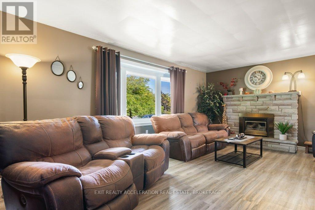 64 River Road, Greater Napanee, Ontario  K7R 3H4 - Photo 4 - X12461580