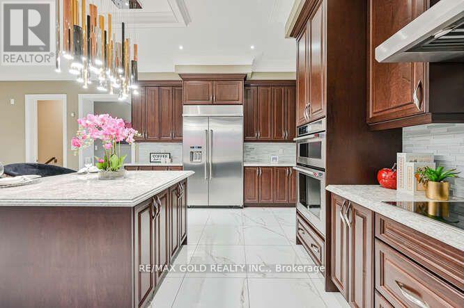 26 Adonis Close, Brampton (Toronto Gore Rural Estate), Ontario  L6P 4K4 - Photo 13 - W12461495