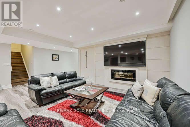 26 Adonis Close, Brampton (Toronto Gore Rural Estate), Ontario  L6P 4K4 - Photo 35 - W12461495