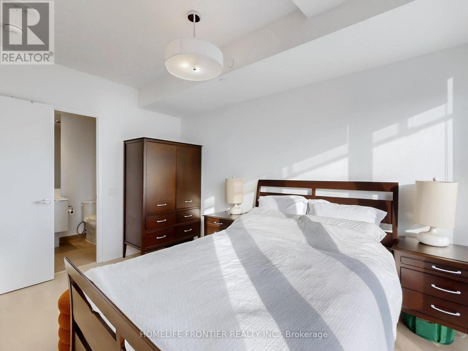 4506 - 3900 Confederation Parkway, Mississauga, Ontario  L5B 0M3 - Photo 12 - W12461525