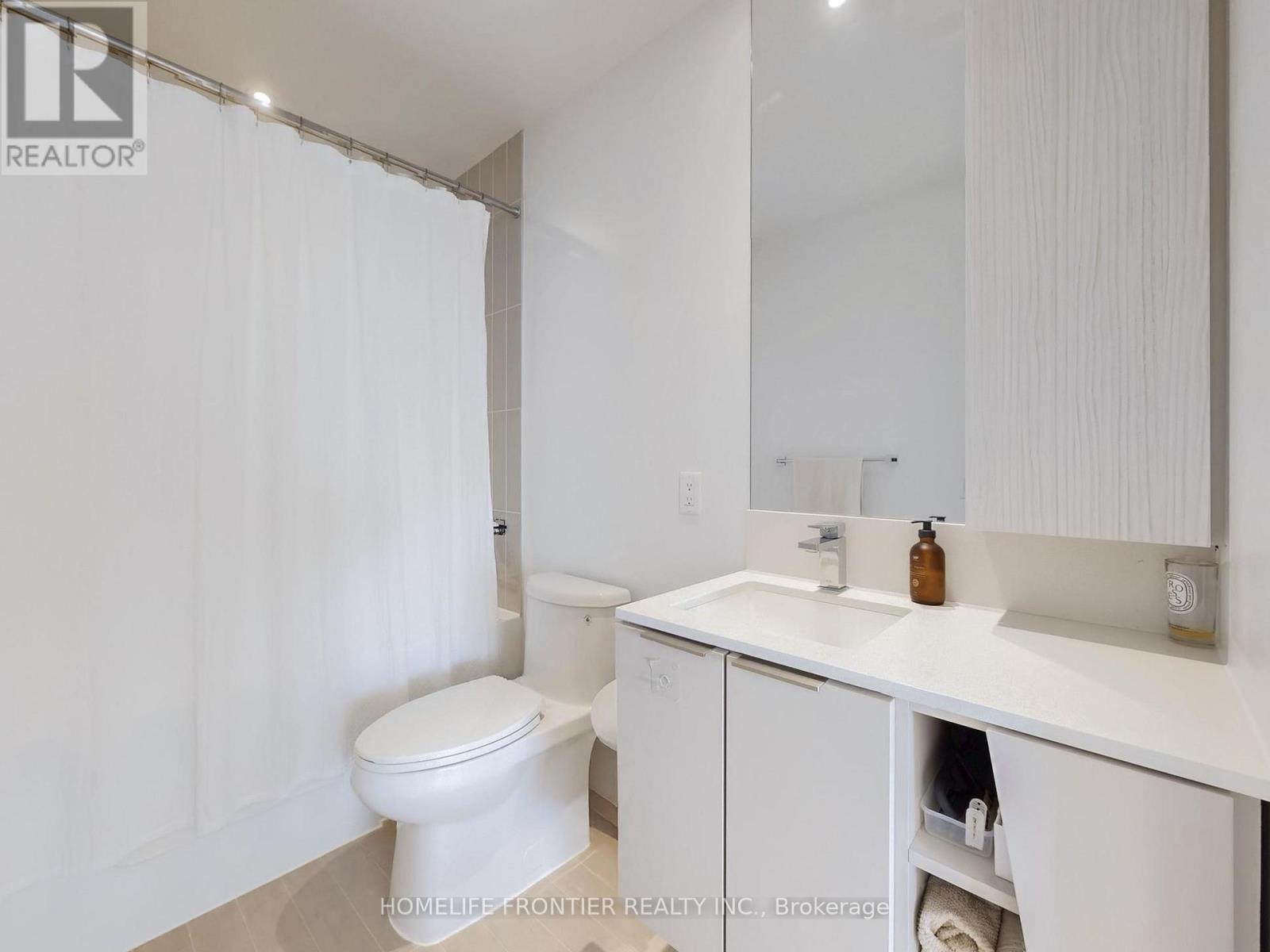 4506 - 3900 Confederation Parkway, Mississauga, Ontario  L5B 0M3 - Photo 16 - W12461525