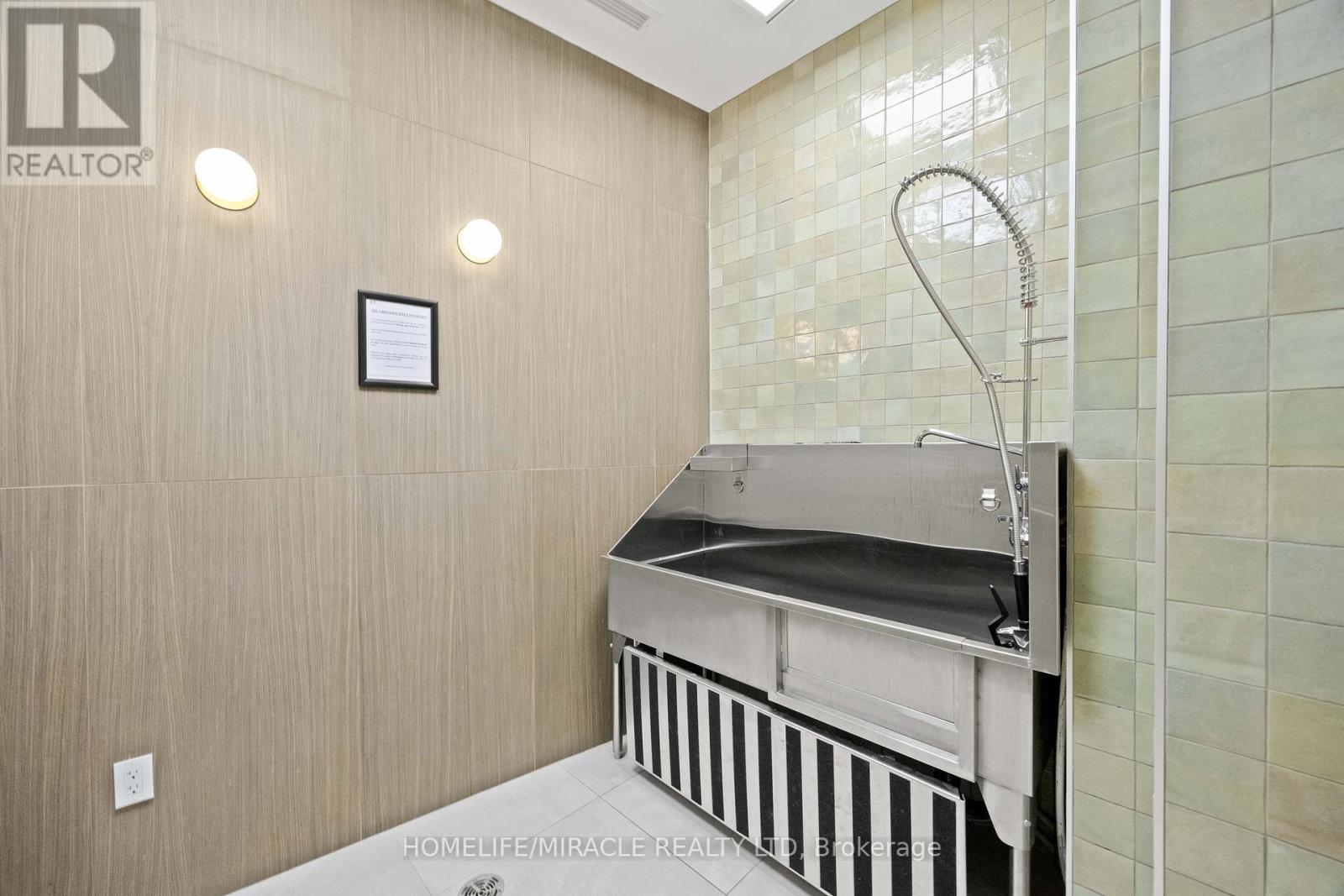 1108 - 3240 William Coltson Avenue, Oakville, Ontario  L6H 8C8 - Photo 39 - W12461528