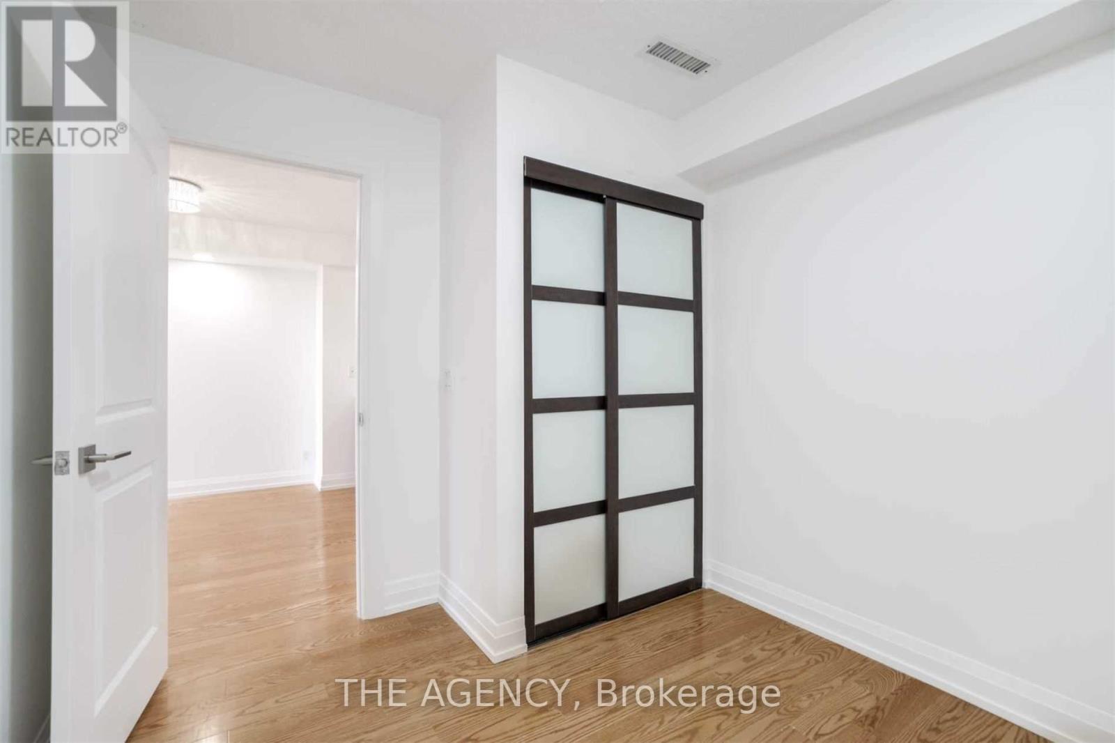 1101 - 1070 Sheppard Avenue W, Toronto, Ontario  M3J 0G8 - Photo 15 - W12461537