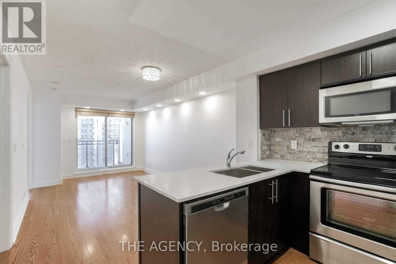 1101 - 1070 Sheppard Avenue W, Toronto, Ontario  M3J 0G8 - Photo 6 - W12461537