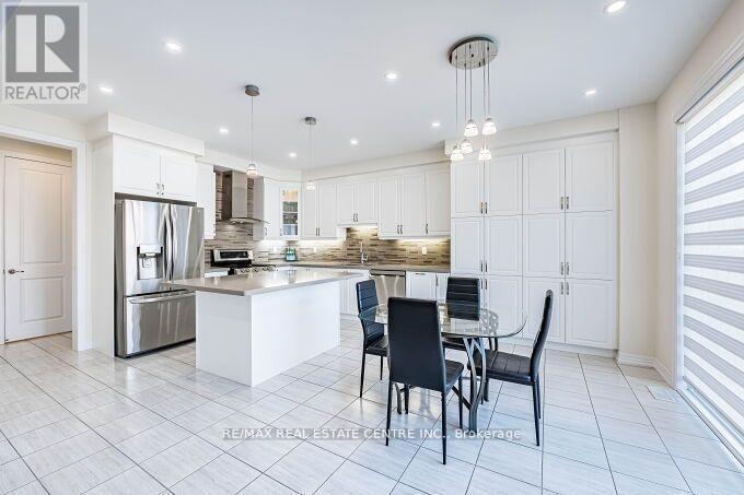 323 Harold Dent Trail, Oakville, Ontario  L6M 1R3 - Photo 15 - W12461560