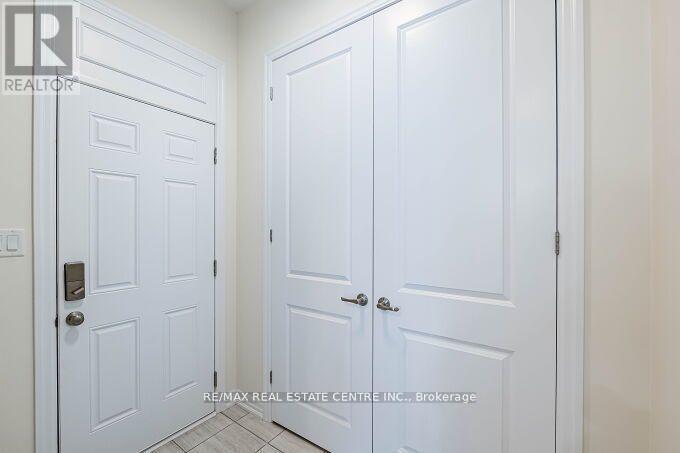 323 Harold Dent Trail, Oakville, Ontario  L6M 1R3 - Photo 21 - W12461560