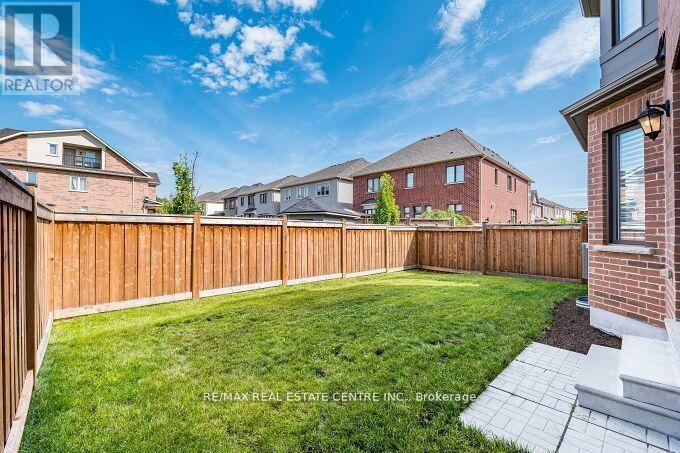 323 Harold Dent Trail, Oakville, Ontario  L6M 1R3 - Photo 43 - W12461560