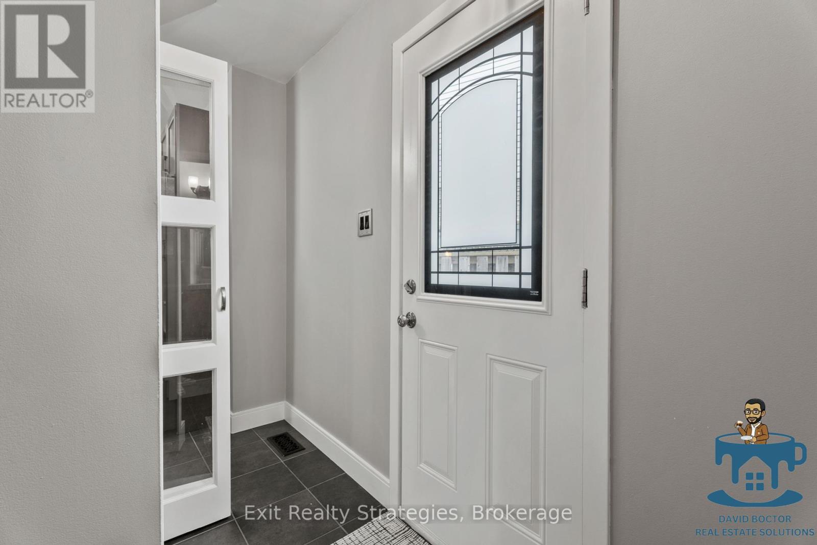 95 Memorial Avenue, Hamilton, Ontario  L8G 4C6 - Photo 15 - X12461597