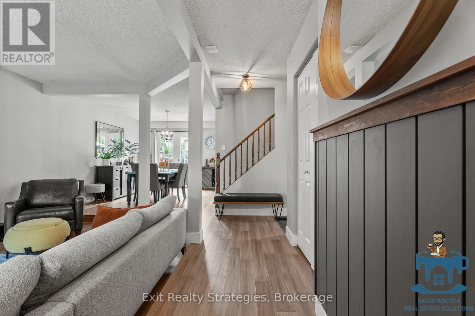 95 Memorial Avenue, Hamilton, Ontario  L8G 4C6 - Photo 6 - X12461597