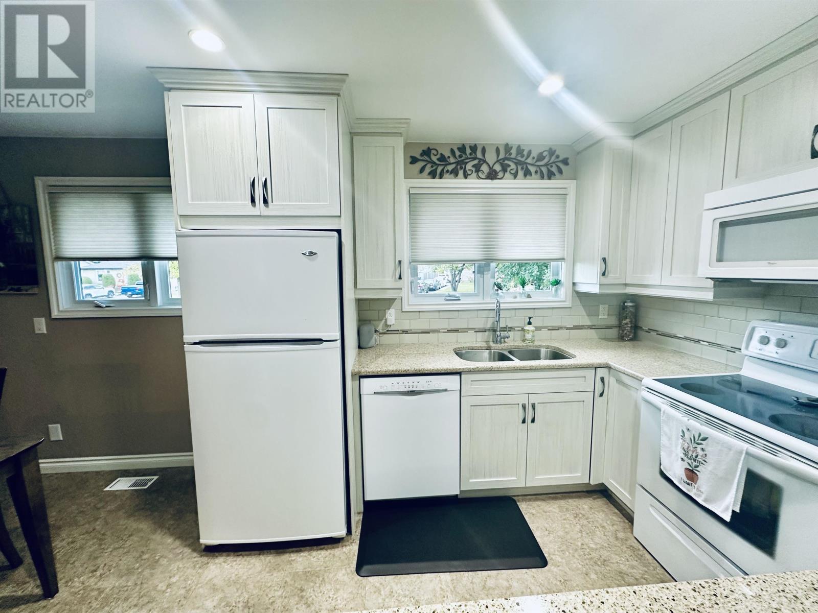 429 Cartier Ct, Thunder Bay, Ontario  P7E 6A9 - Photo 16 - TB253210