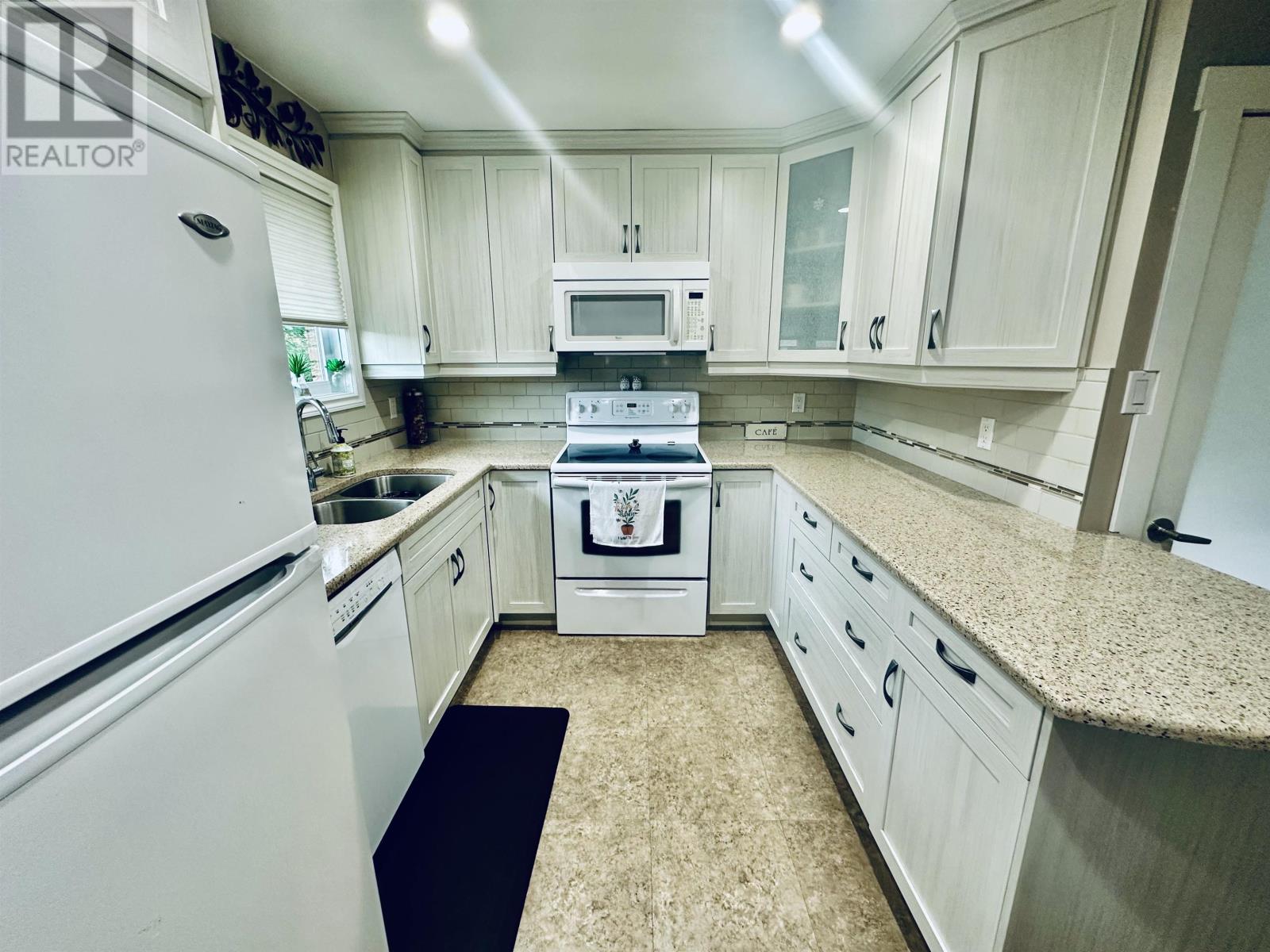 429 Cartier Ct, Thunder Bay, Ontario  P7E 6A9 - Photo 14 - TB253210